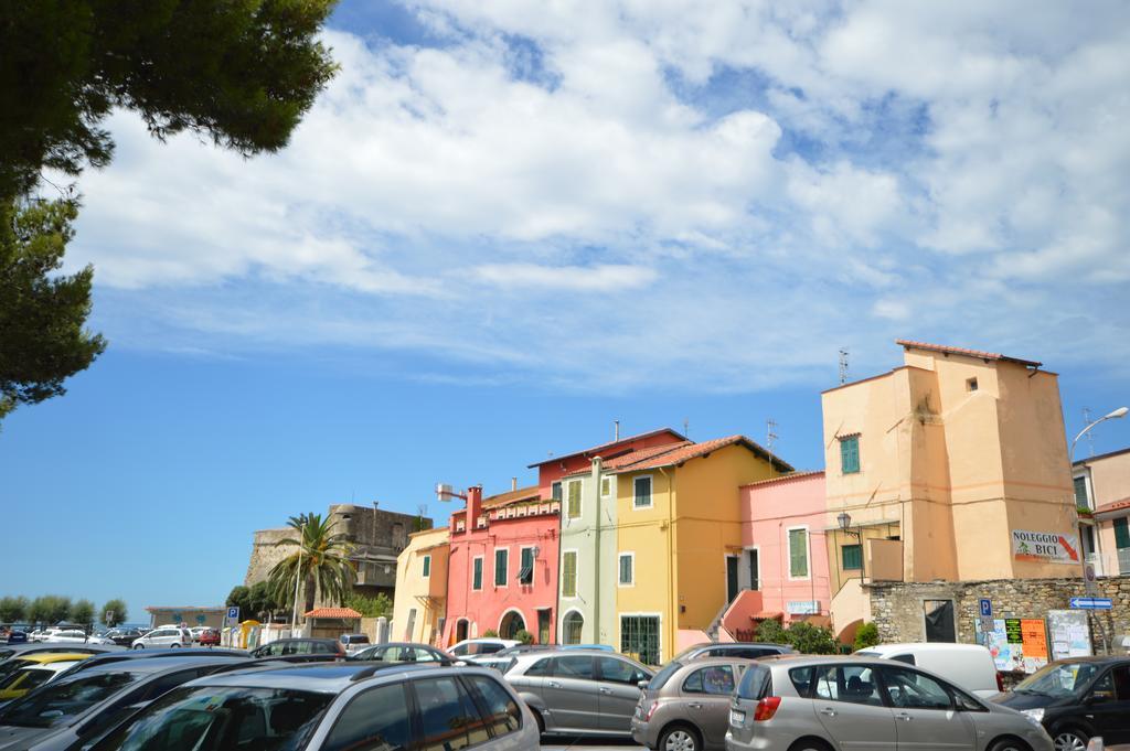 Riva Beach Apartment Рива-Лигуре Экстерьер фото