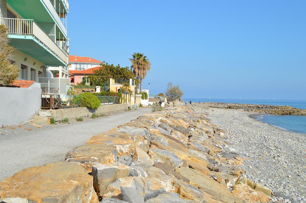 Riva Beach Apartment Рива-Лигуре Экстерьер фото
